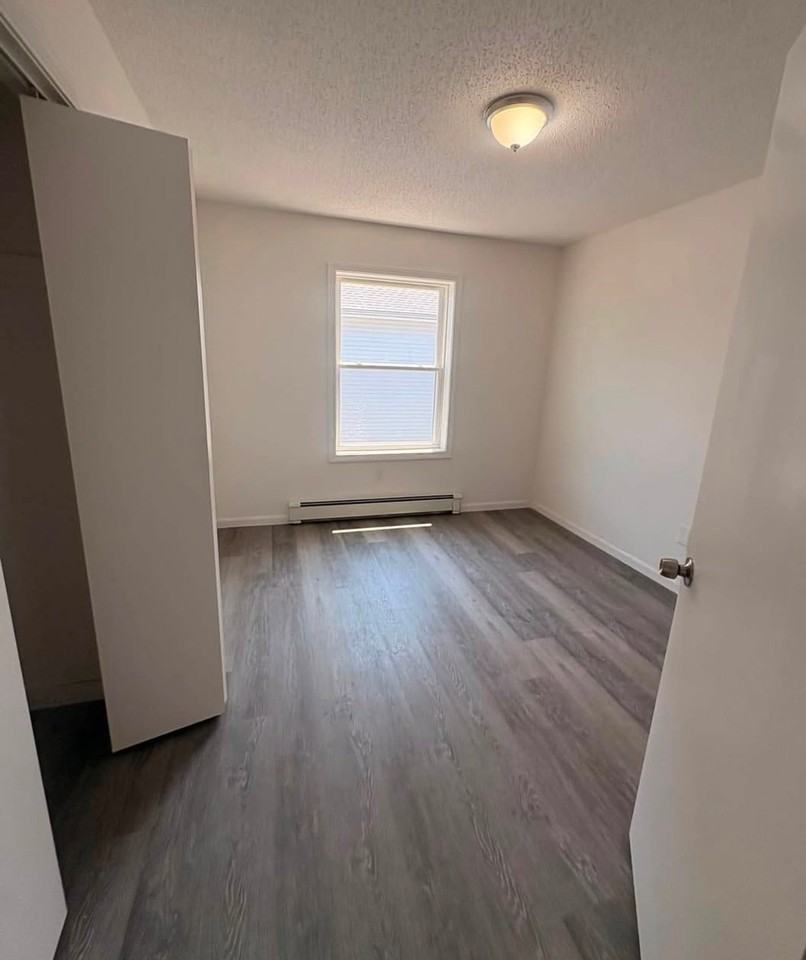 23 Dewitt St #1 - Photo 5 of 8