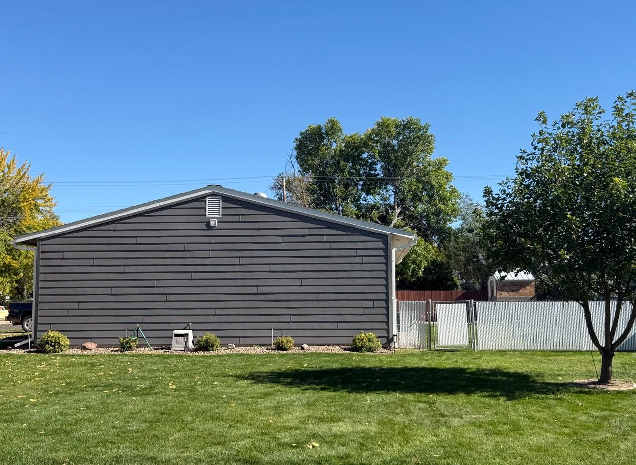 2302 Tompy St - Photo 4 of 12