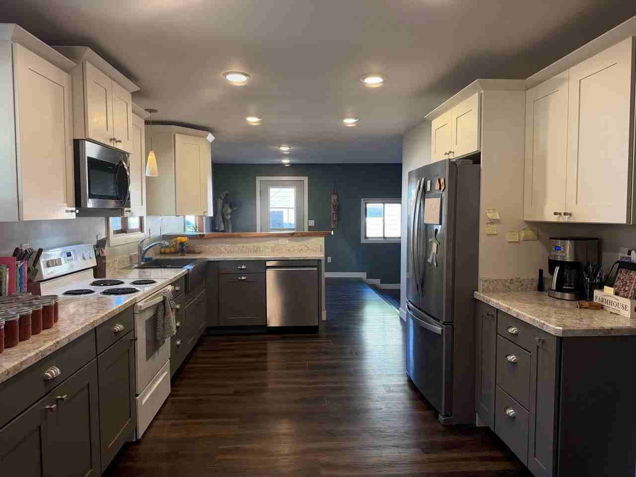 2302 Tompy St - Photo 7 of 12