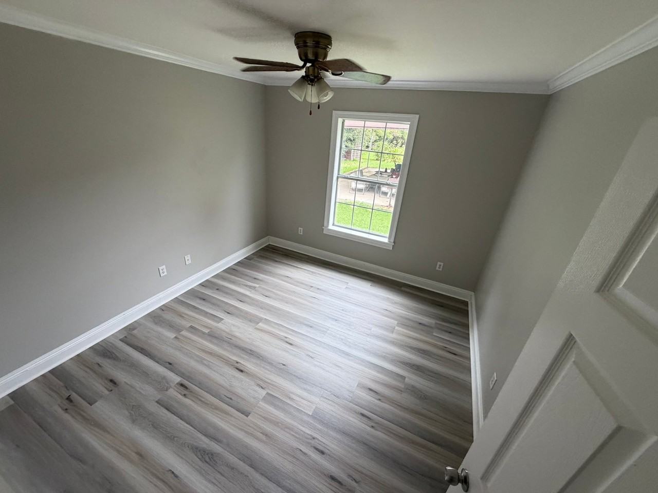 510 Winnipeg Ave - Photo 6 of 13