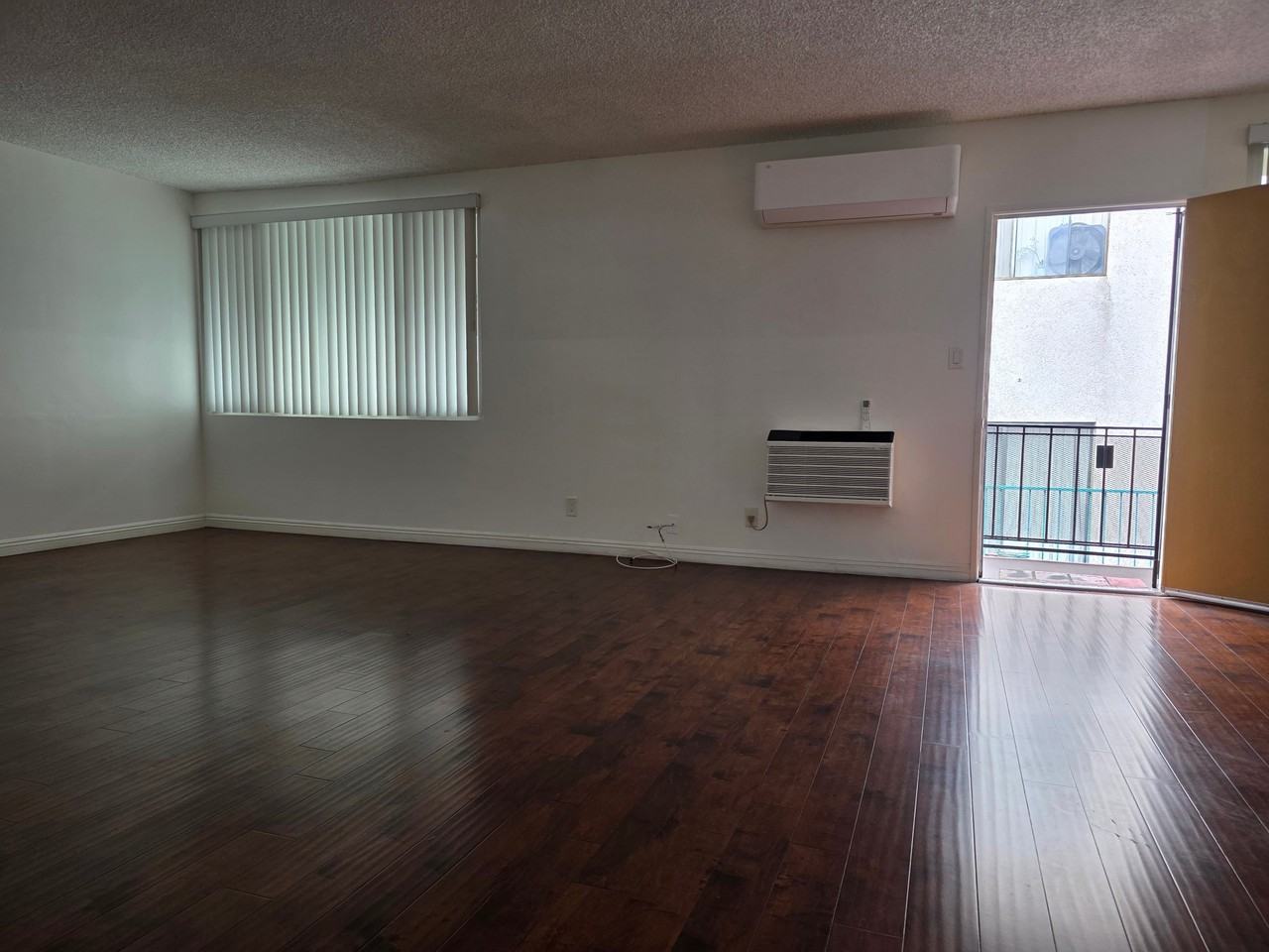 706 E Harvard St #5 - Photo 4 of 21