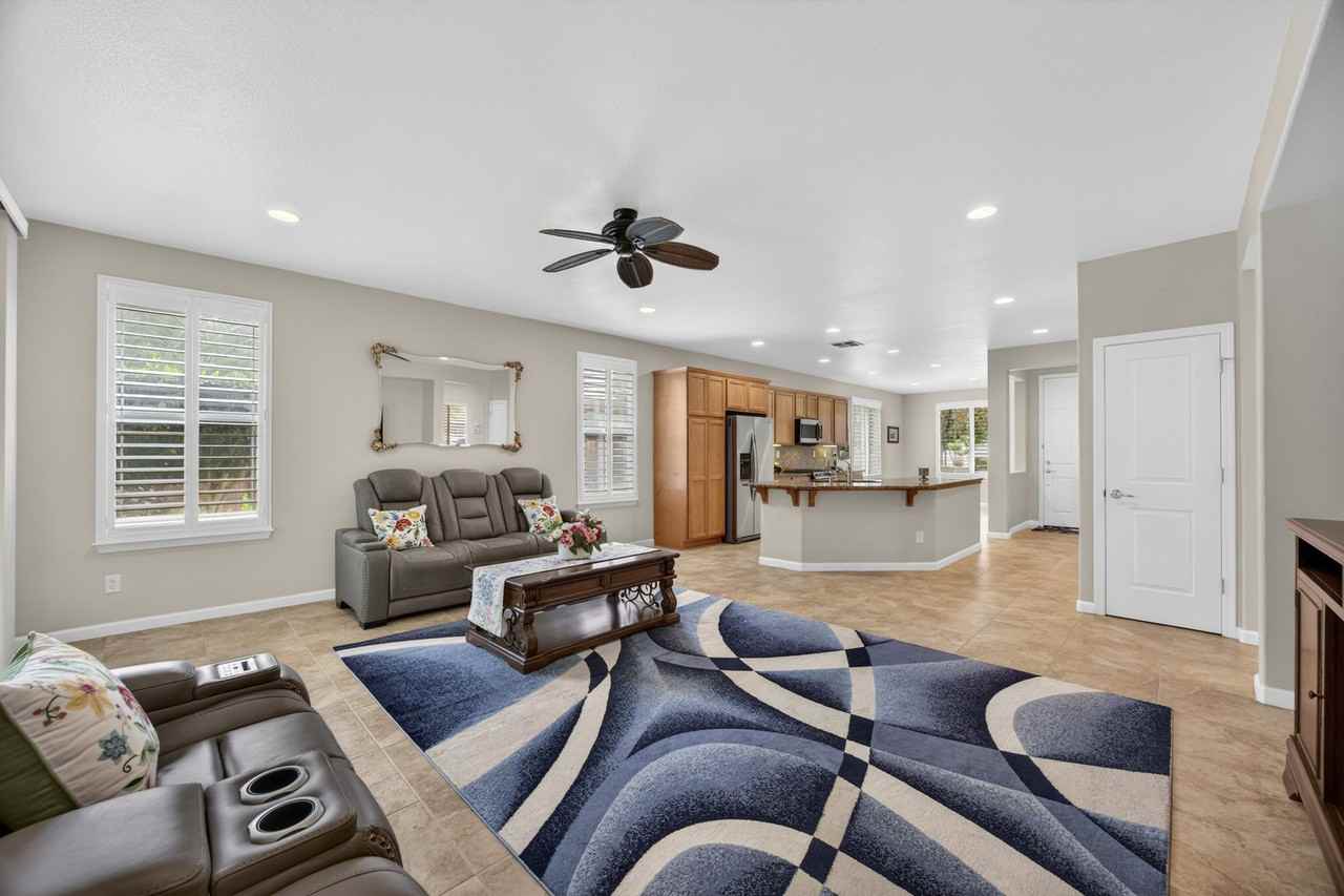 7401 Rothschild Ct - Photo 6 of 20