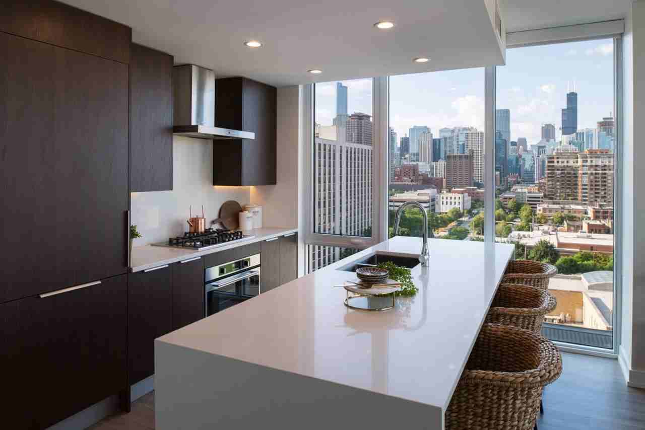 8 W Hill St - Photo 3 of 20