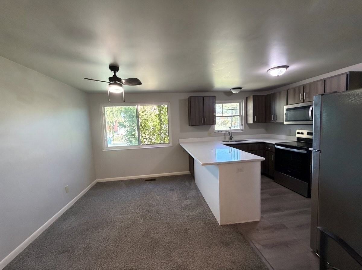 1032 Cambridge Rd - Photo 4 of 9