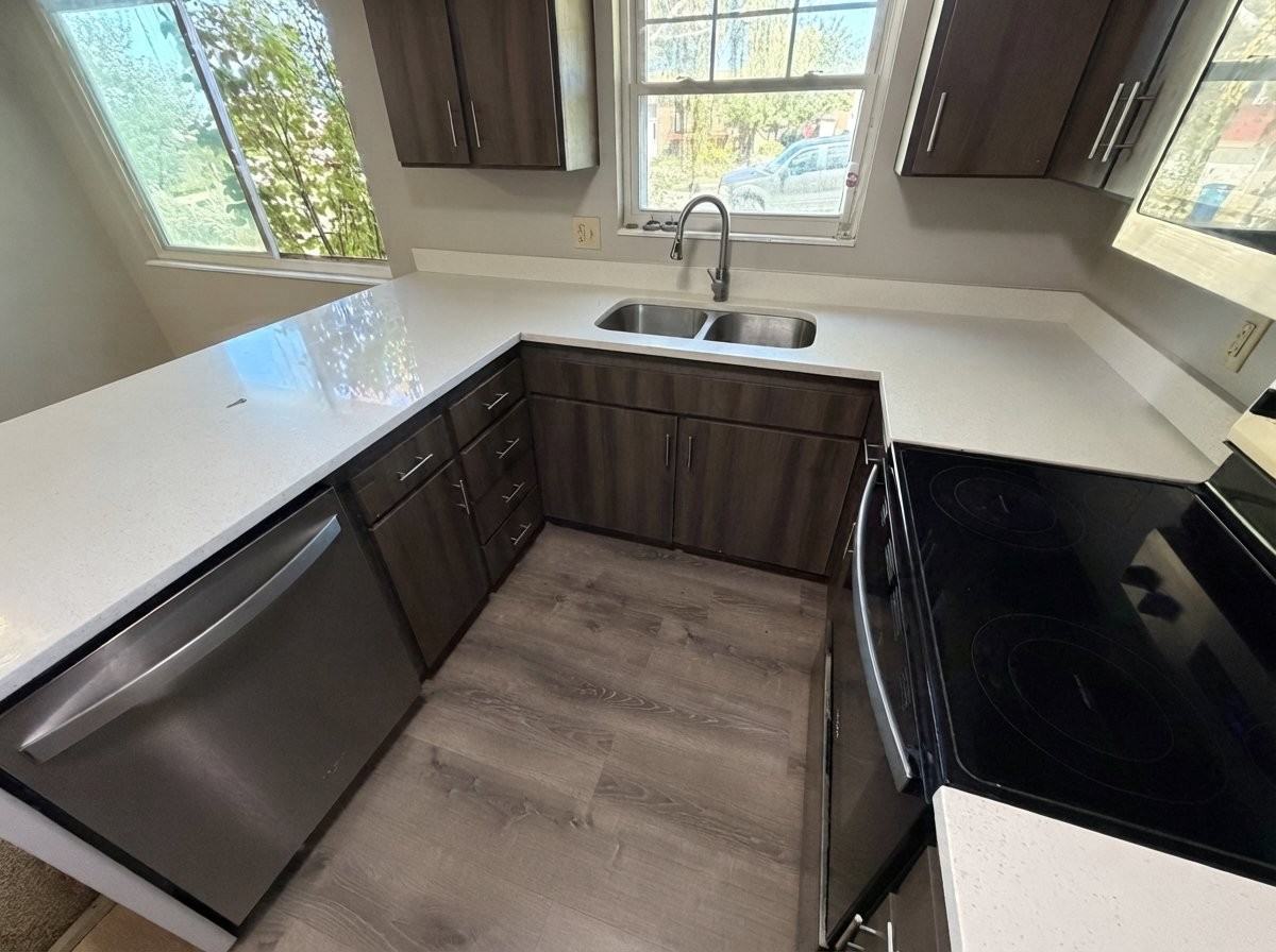 1032 Cambridge Rd - Photo 7 of 9