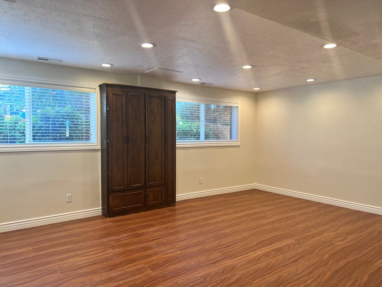 2563 E Sundown Ave - Photo 3 of 13