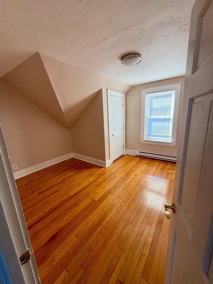31 Falmouth St #3 - Photo 4 of 8