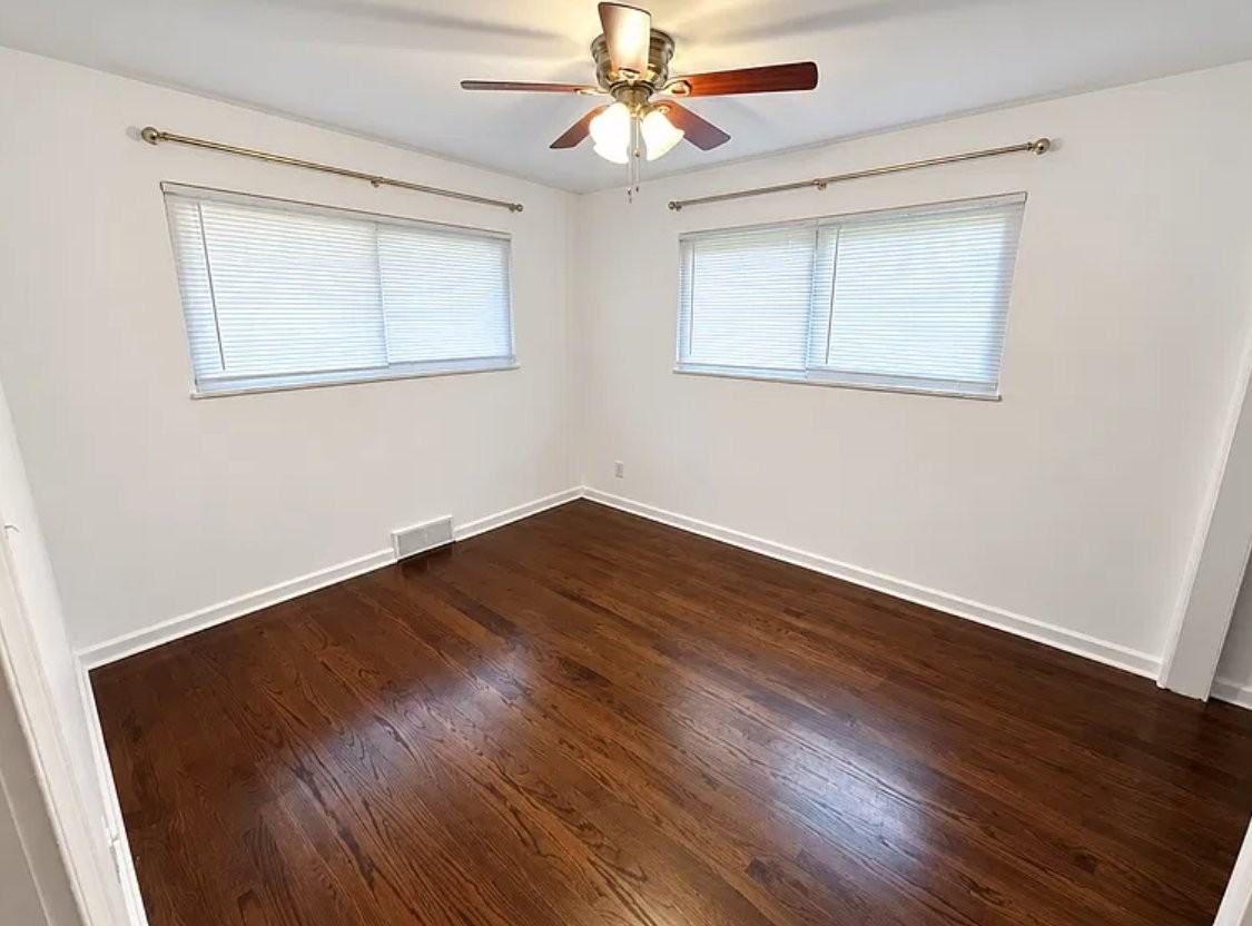 10726 Niblic Dr - Photo 3 of 6