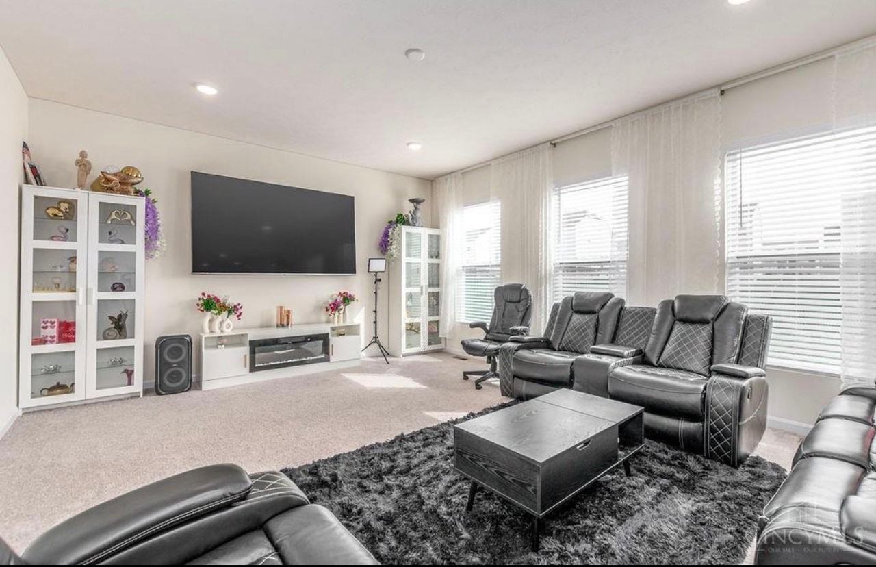 5483 Long Trail Ct - Photo 3 of 7
