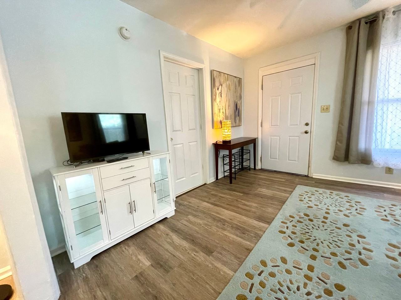 319 S 13th St - Photo 3 of 18