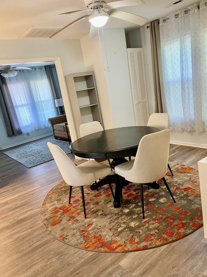 319 S 13th St - Photo 5 of 18