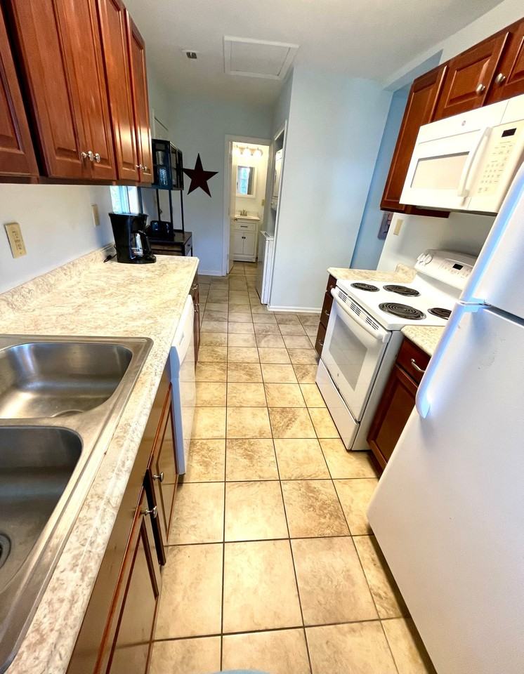 319 S 13th St - Photo 7 of 18