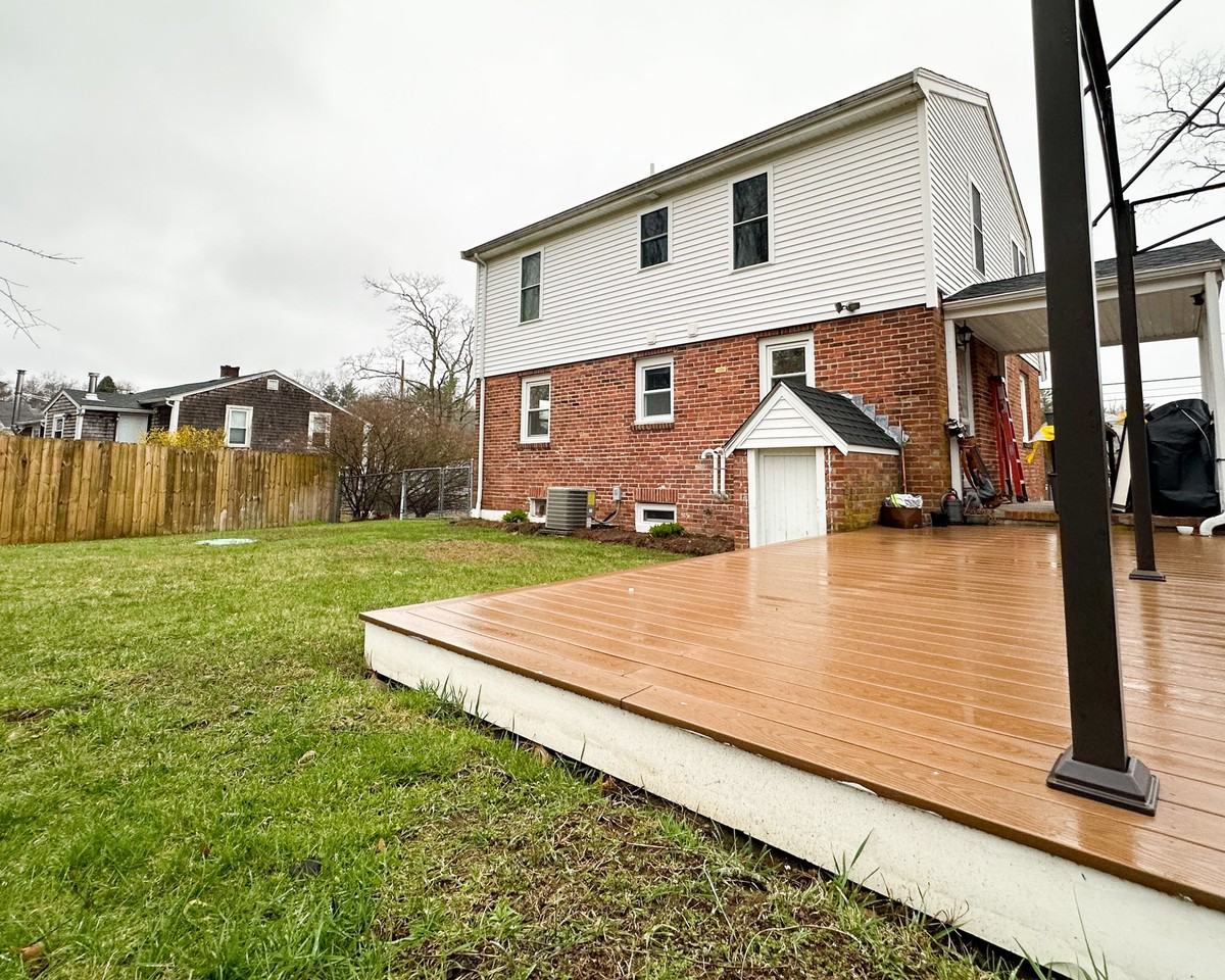 504 N Central St - Photo 7 of 8