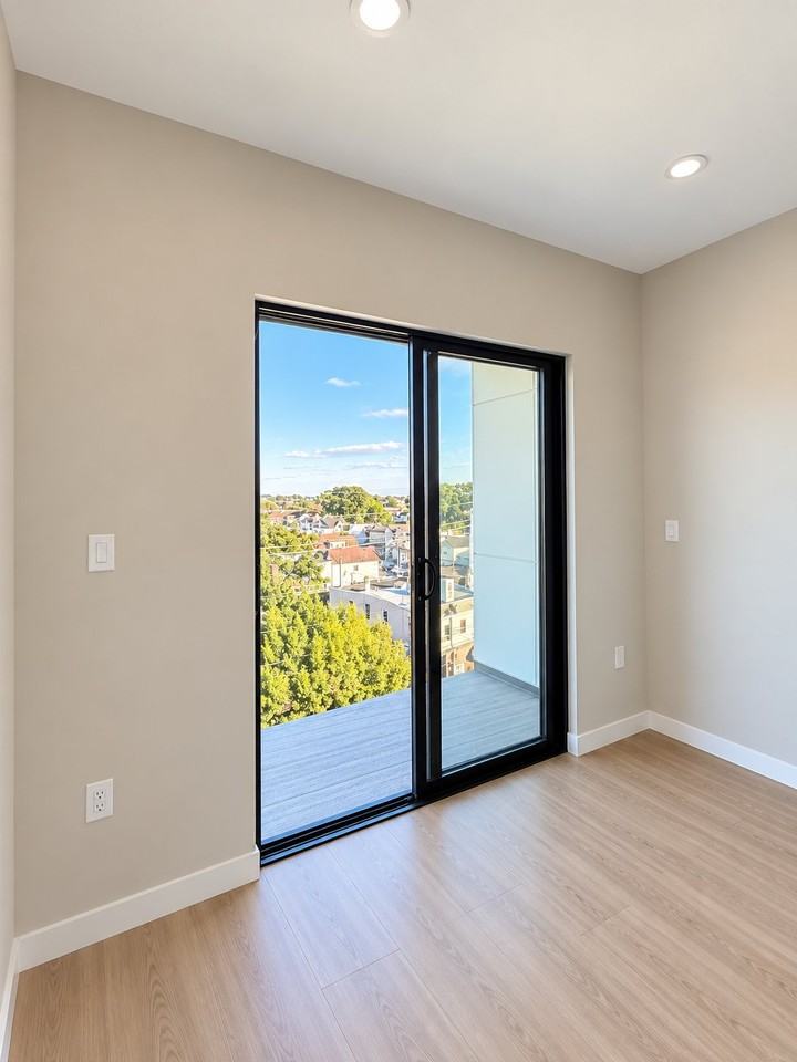 832 Summer Ave - Photo 6 of 7