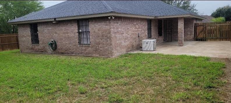 1900 Lark Ave - Photo 5 of 11