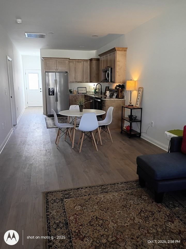 838 Ridgewood Dr #5 - Photo 2 of 10