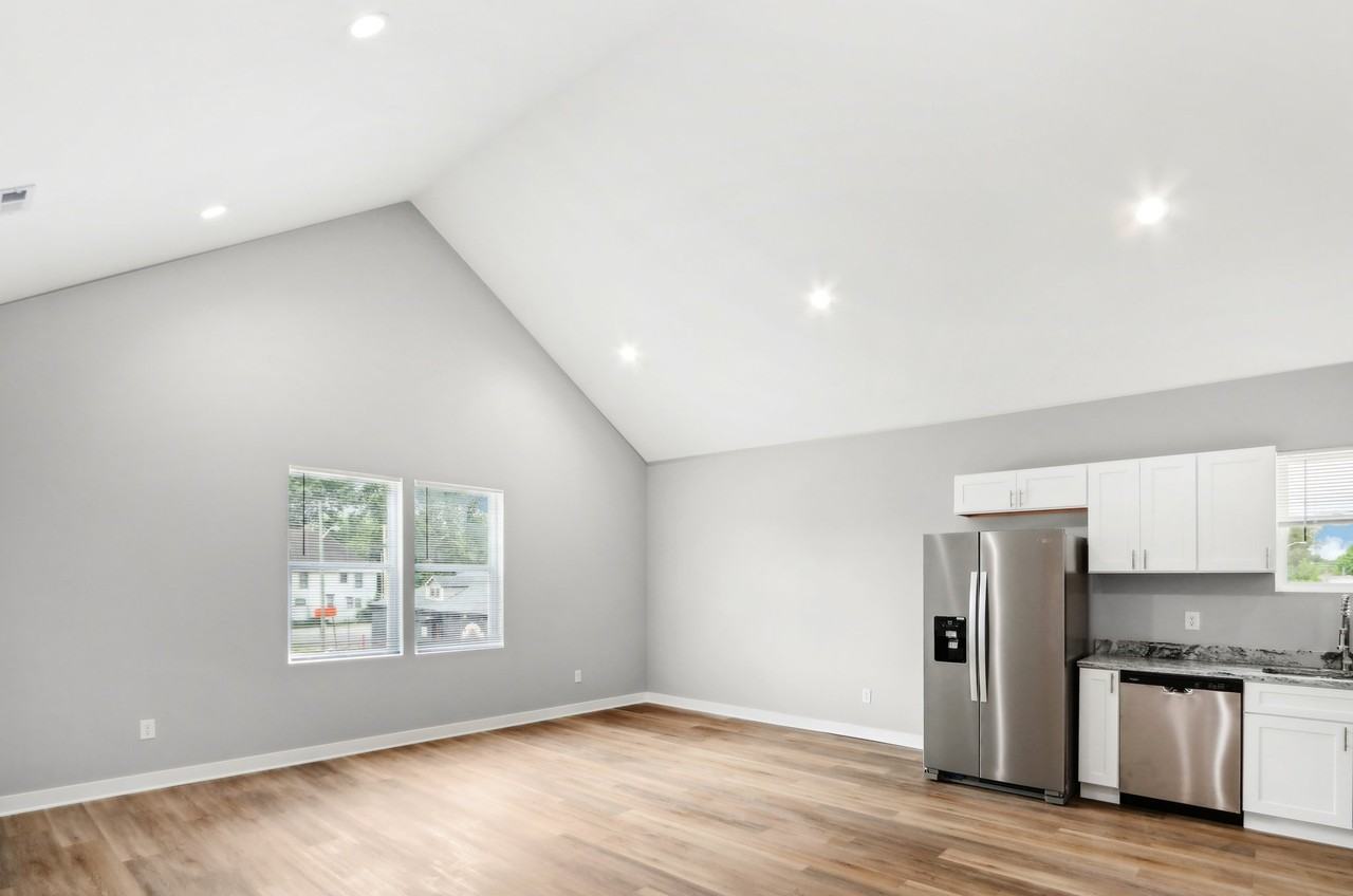 339 E Michigan St - Photo 3 of 10