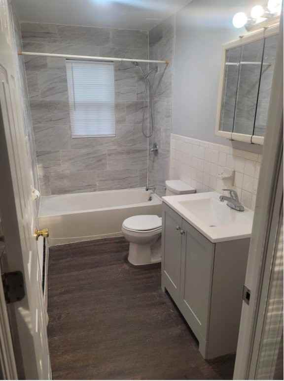 137 Vernon Ave - Photo 2 of 11
