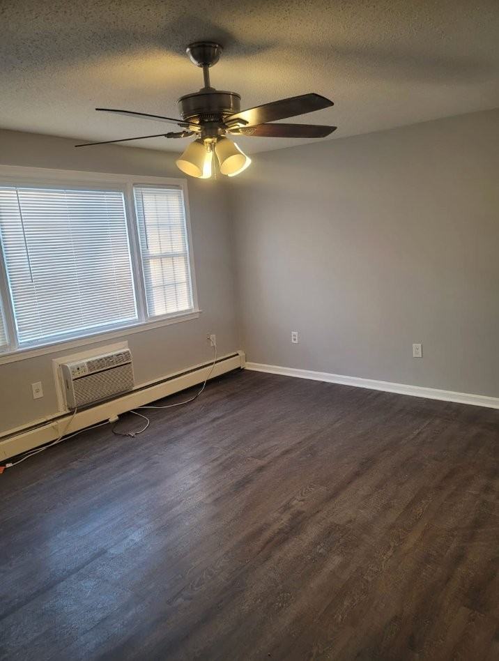 137 Vernon Ave - Photo 5 of 11