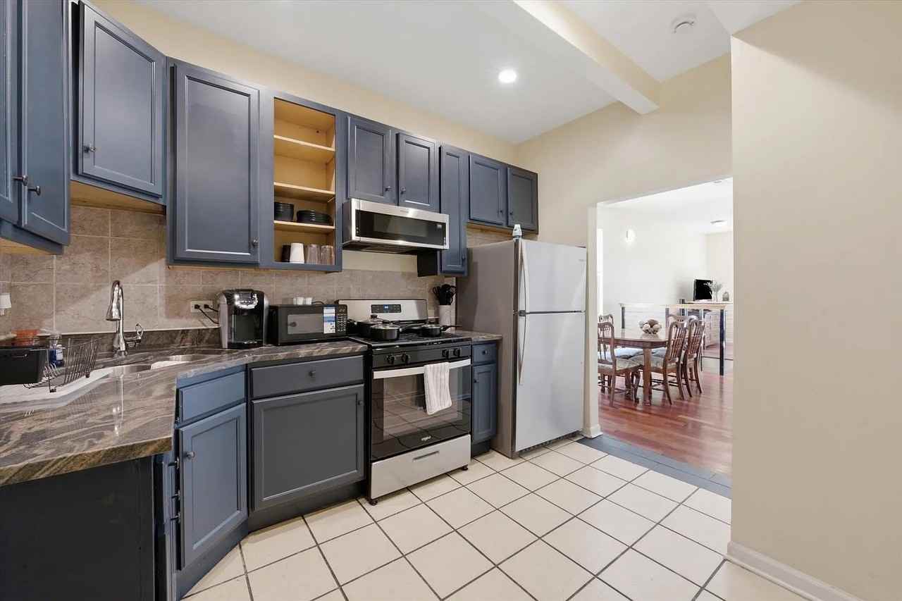 6735 S Eberhart Ave #1 - Photo 5 of 11