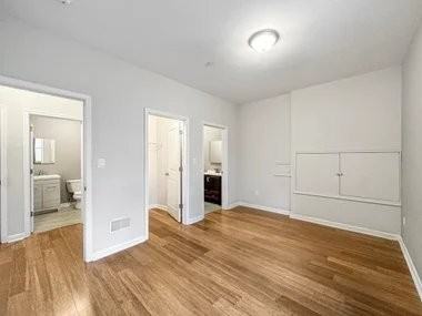2418 Frankford Ave #B - Photo 5 of 11