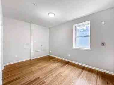 2418 Frankford Ave #B - Photo 6 of 11
