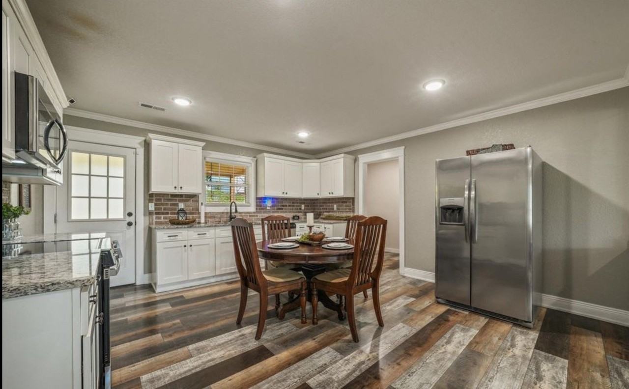 126 Zoe Cir - Photo 6 of 14