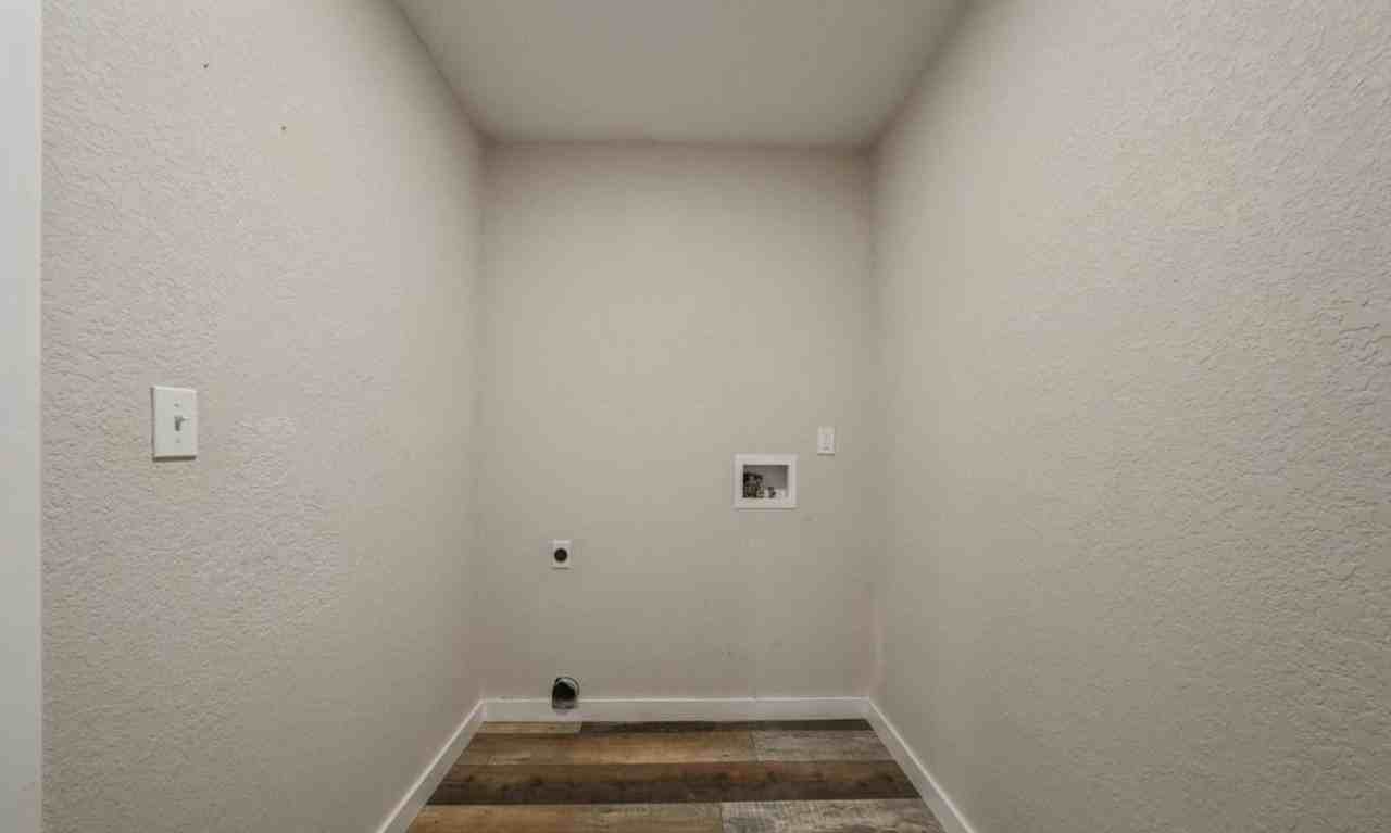 126 Zoe Cir - Photo 7 of 14