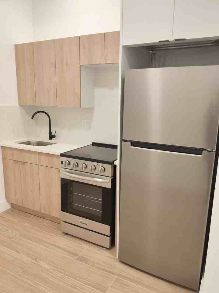 78 West 126th Street - Photo 5 of 28
