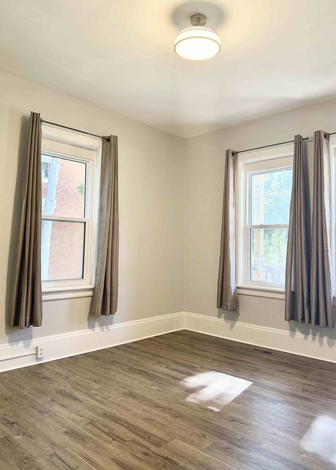 70 William Street West #4 - Photo 5 of 19