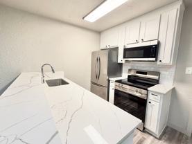 Modern Studio & 1 - Photo 1 of 1
