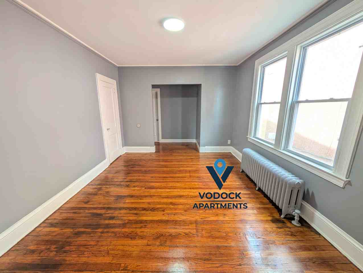1052 Capitol Ave #3N - Photo 5 of 11