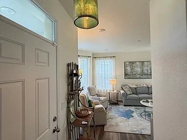 452 Vicot Way - Photo 2 of 41