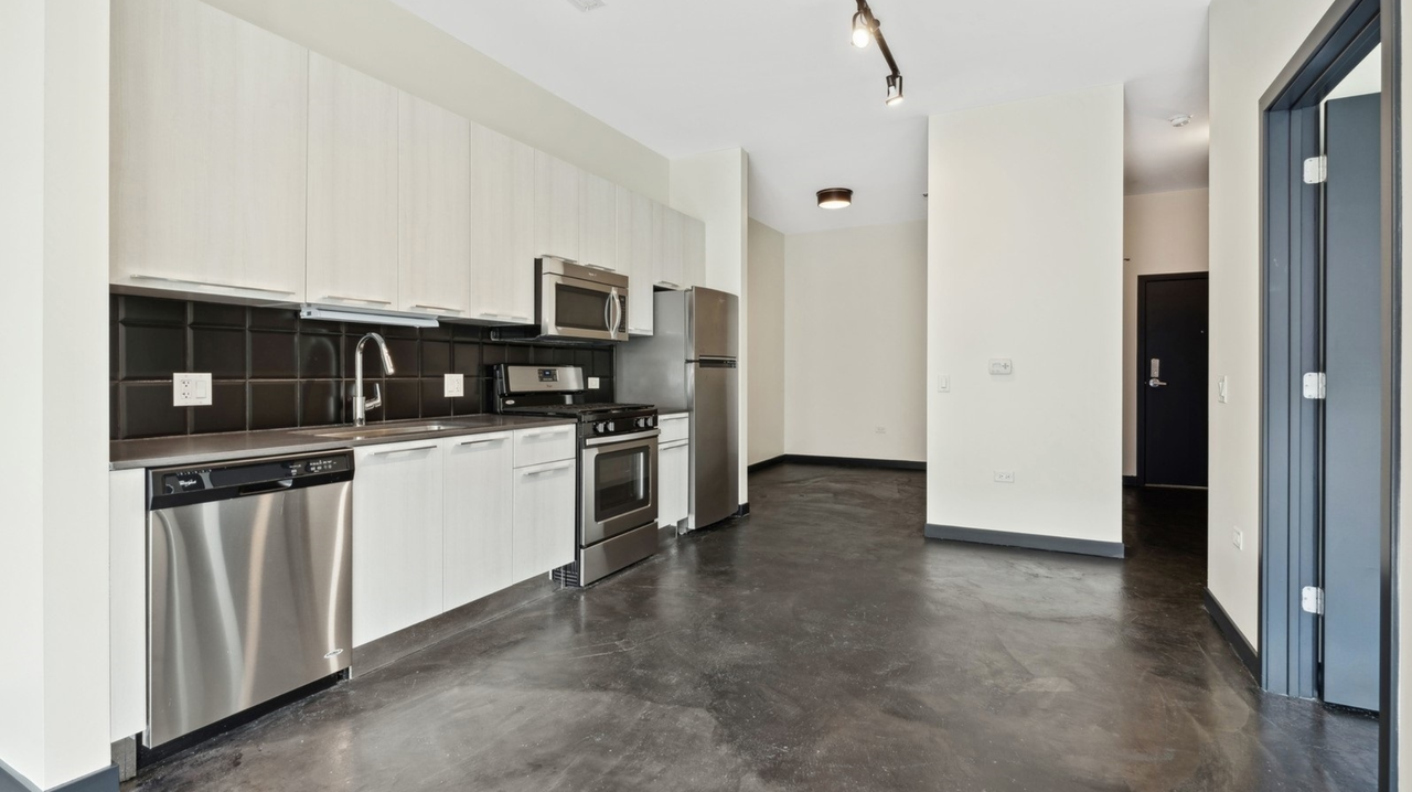 1645 N Milwaukee Ave #404 - Photo 2 of 10