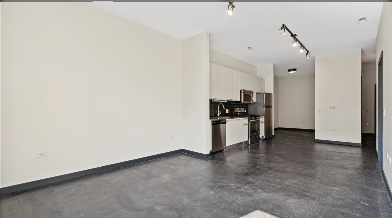 1645 N Milwaukee Ave #404 - Photo 3 of 10