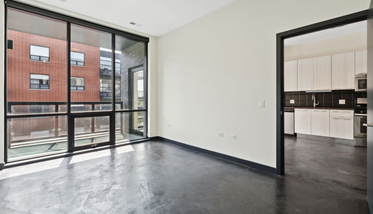 1645 N Milwaukee Ave #404 - Photo 6 of 10