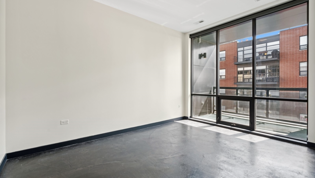 1645 N Milwaukee Ave #404 - Photo 7 of 10