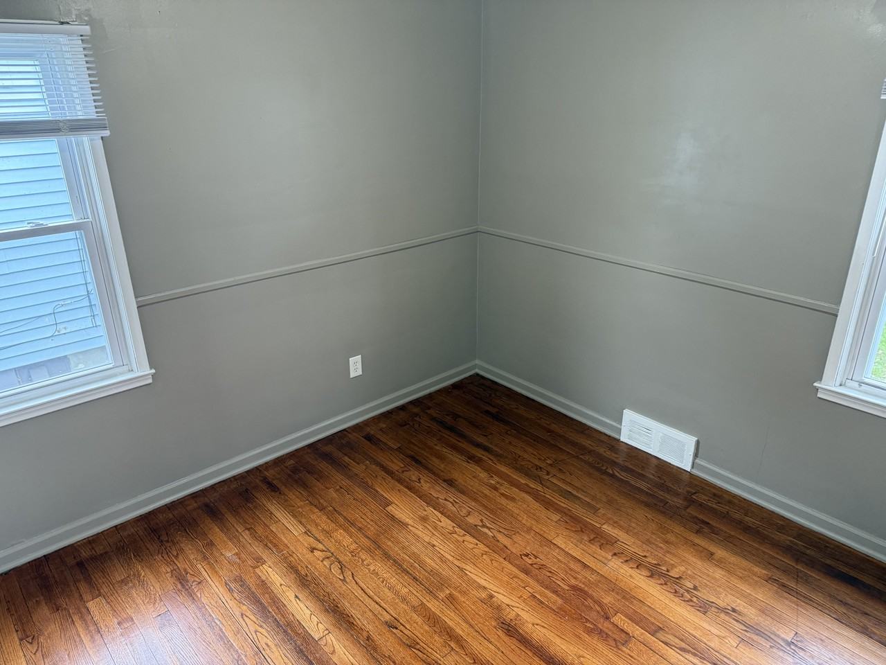 1130 Waldman Ave #NA - Photo 3 of 10