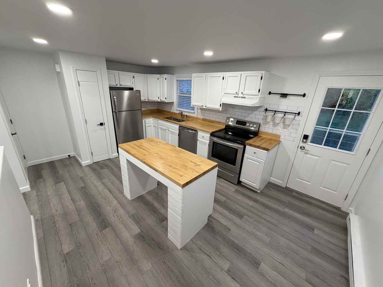 52 Price St #B - Photo 2 of 24