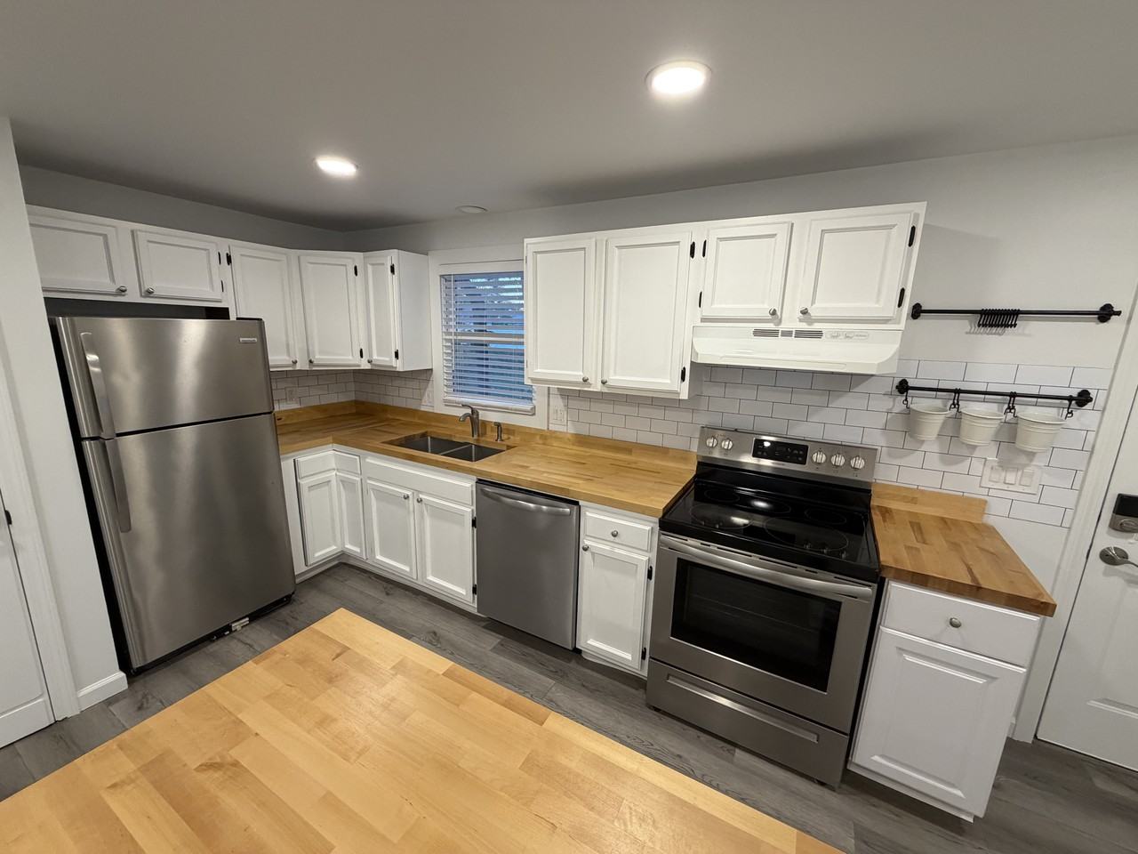 52 Price St #B - Photo 3 of 24