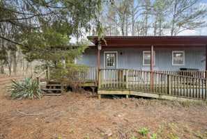 featured image of 102 Woodcrest Dr #A
