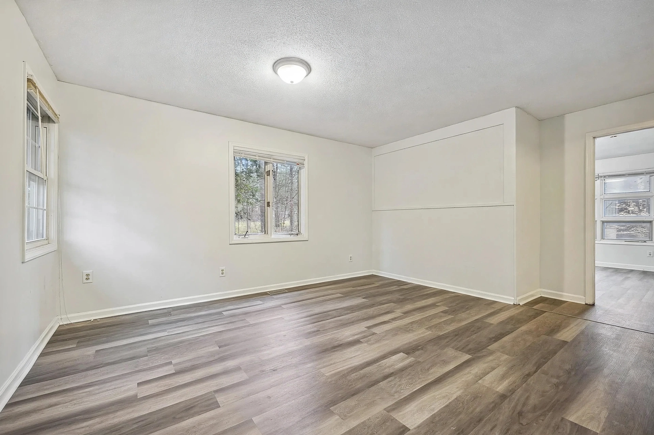 102 Woodcrest Dr #A - Photo 2 of 11