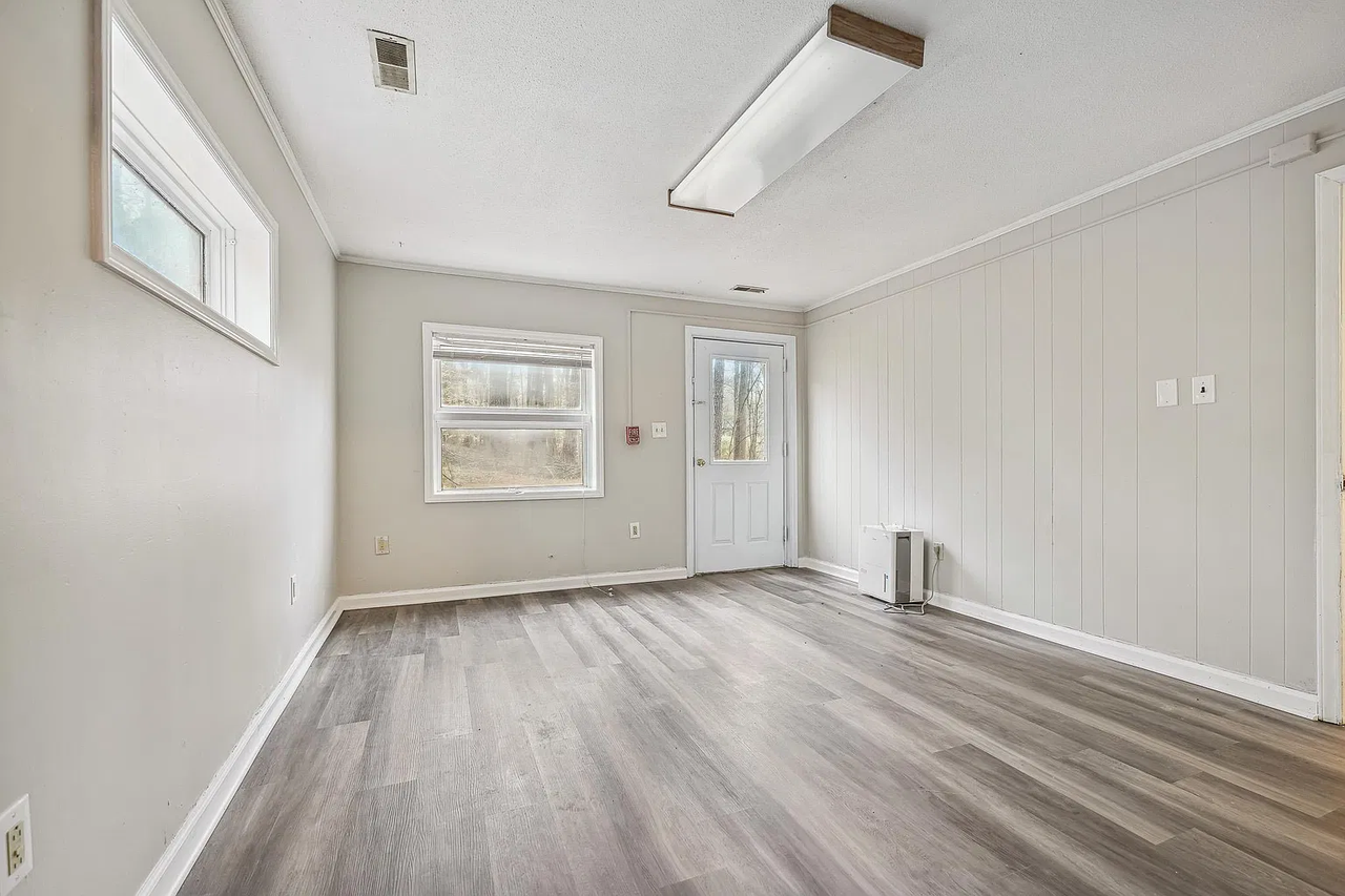 102 Woodcrest Dr #A - Photo 7 of 11