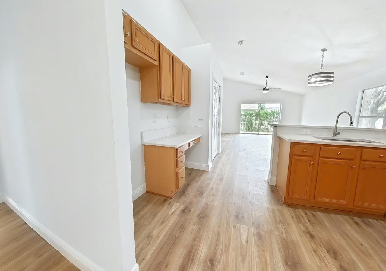 544 Cypress Tree Ct #NA - Photo 6 of 11