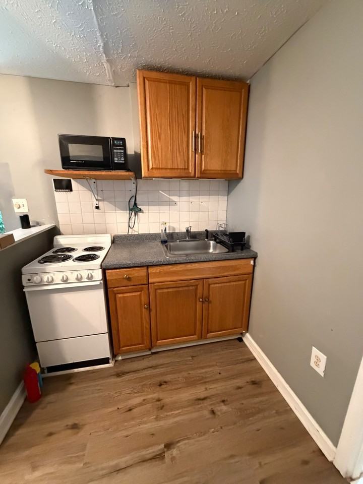 16112 Mcconnell Dr #NA - Photo 6 of 17