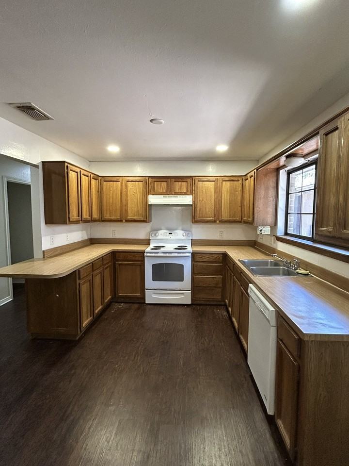 1404 San Gabriel Dr #NA - Photo 6 of 17