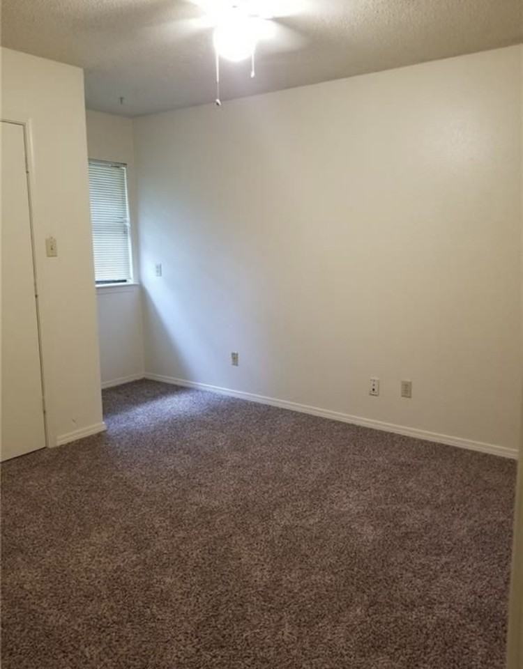 1404 San Gabriel Dr #NA - Photo 7 of 17