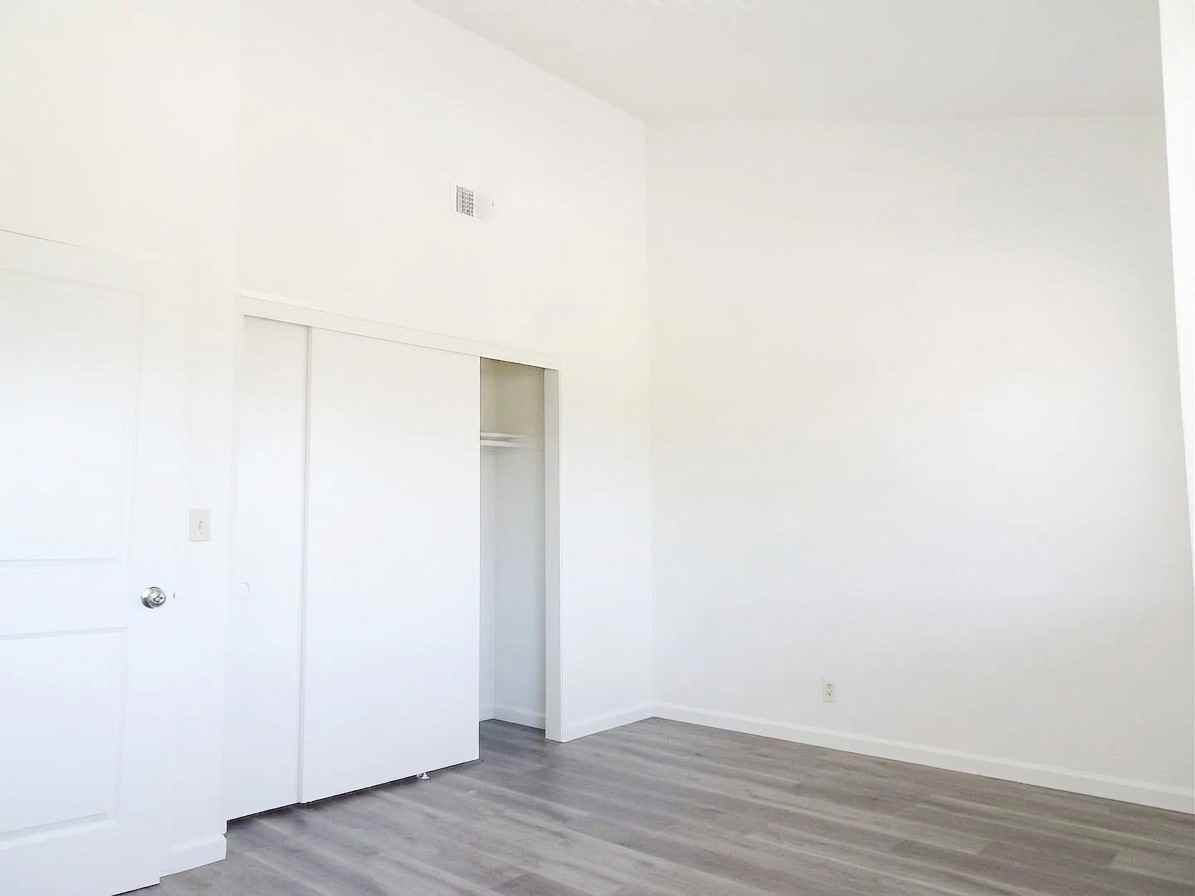 10095 Craft Dr #NA - Photo 6 of 7