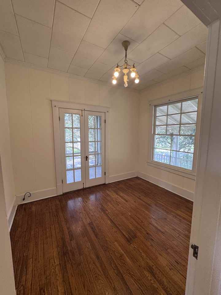 1867 Old Government St #B - Photo 7 of 15
