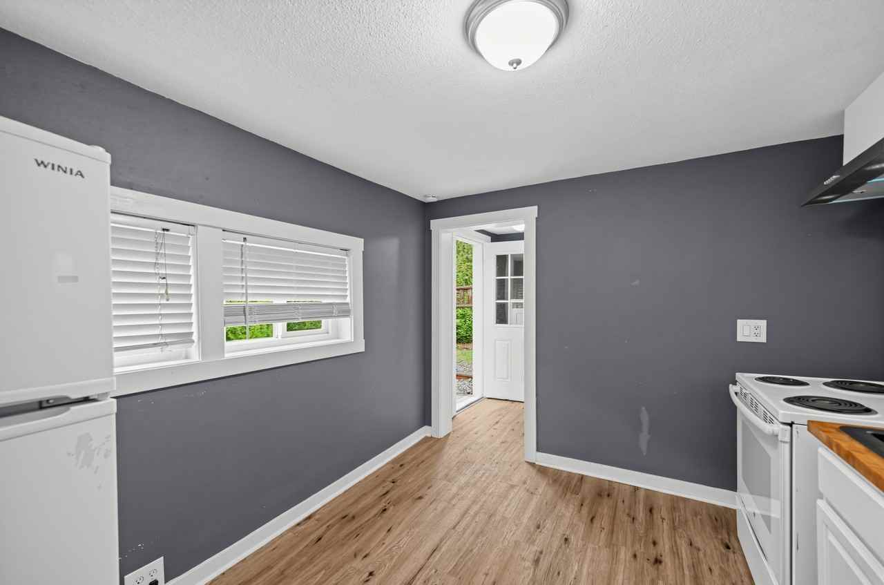311 S Baker St #C - Photo 4 of 15